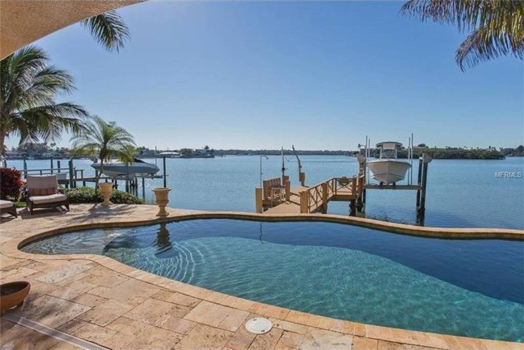 Large Mediterranean Oasis - Water Views & Pool Clearwater Beach Zewnętrze zdjęcie